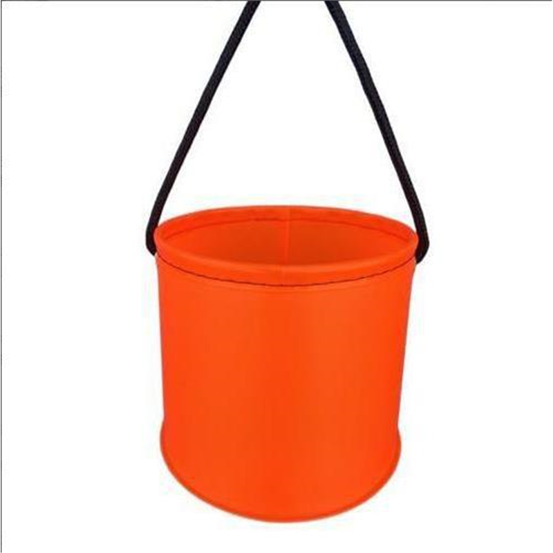 Eighteen centimeters of buckets of random colour